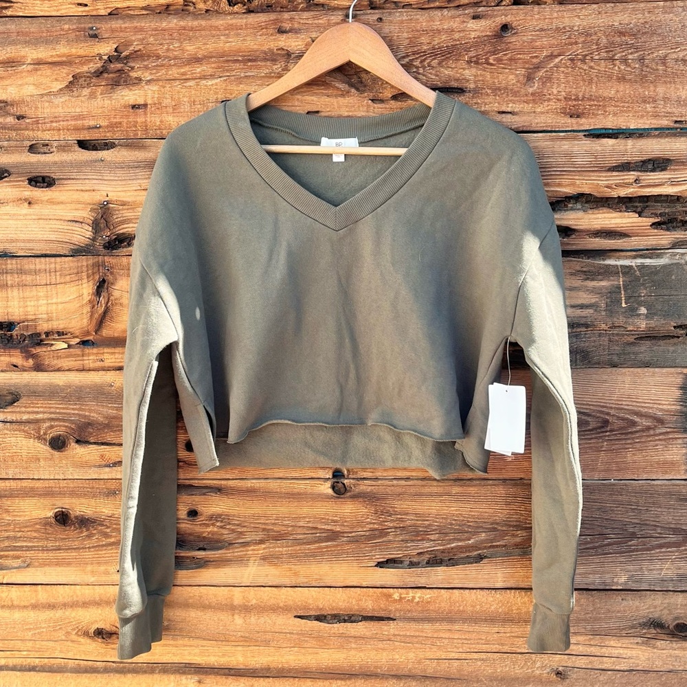 BP | NWT Olive Green V-Neck Cropped Sweater S